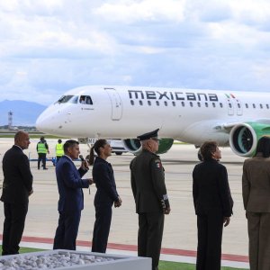 Mexicana Gets First E2 Jet to Boost Routes, Cut Costs