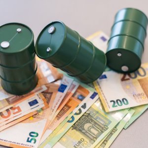 Mexico’s Oil Revenue Falls Amid Production Shortfall