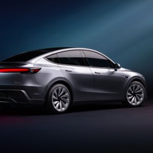 Tesla Slumps in UK, Germany; Musk Expects EU Turnaround