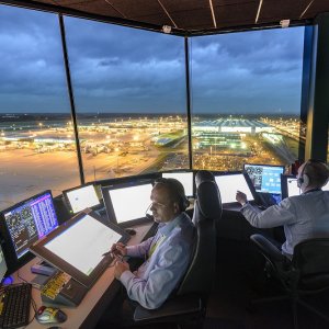 Mexico Faces Air Traffic Controller Shortage Amid Low Funding