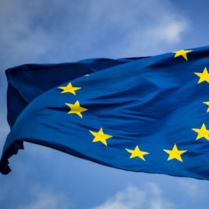 EU Agrees to Suspend Tariffs on US Goods for Six Months