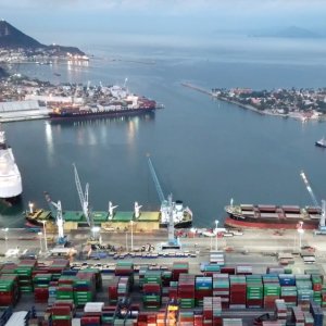 Mexican Exports Rise 7.4% in August, but Trade Deficit Widens