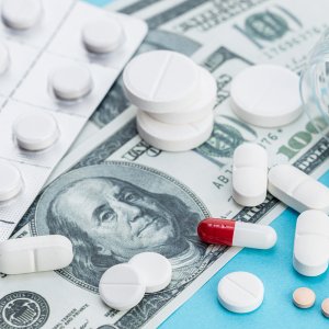 Trump Unveils 100% Tariffs on Imported Pharmaceuticals