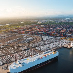 Truck Drivers Block Lazaro Cardenas Port Over Delays