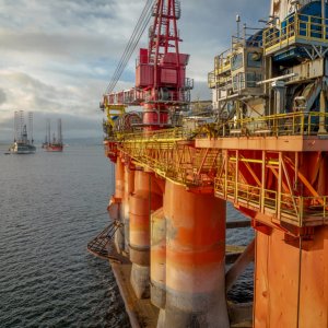 PEMEX Signs First Mixed Contracts