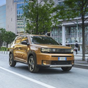 Stellantis, Uber, NVIDIA, Foxconn Plan 2028 Robotaxi Launch