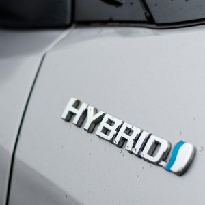 Plug-In Hybrids Cut Emissions by Just 19%, Report Finds