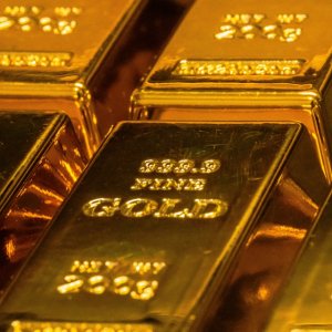 Gold Surpasses US$4,000, Silver Soars 70% in 2025 Rally