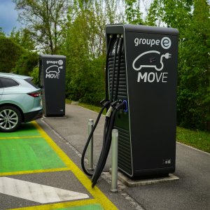 C40, VEMO, Climate Pledge Push EV Freight and Charging Expansion