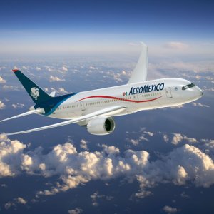 Aeroméxico to Channel Stock Funds Into Fleet, Logistics Growth