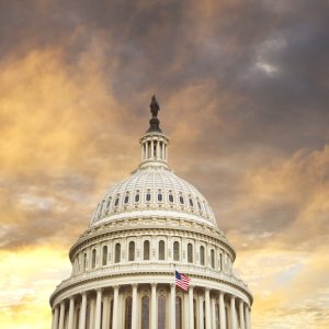 US Government Shutdown Deepens, Threatening Air Safety, Trade