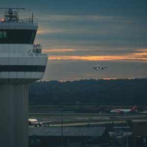 US Awards $10,000 Bonuses to 776 Air Traffic Staff After Shutdown
