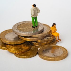 Women Earn Half of Men’s Labour Income Worldwide: ILO 