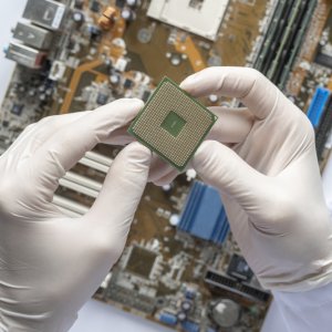 Trump Slaps 25% Section 232 Tariff on NVIDIA, AMD AI Chips