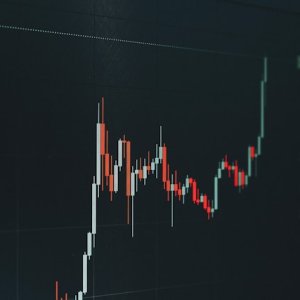 Mining Stocks Drive Early-Week Rally in Mexican Markets