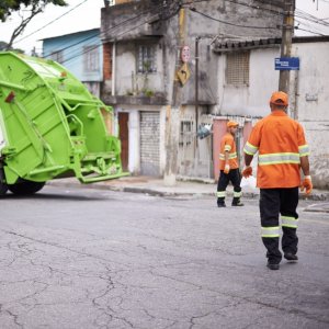 Mexico City Deploys 50 New Waste Trucks to Boost Recycling Drive